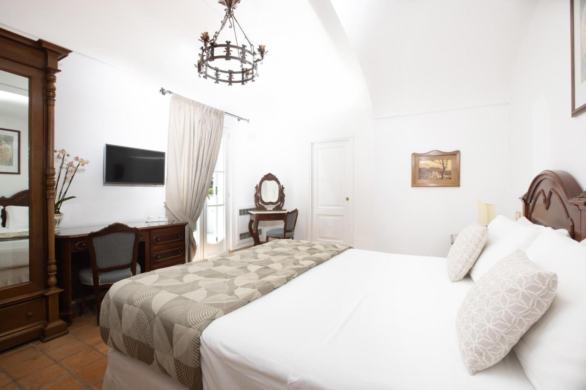 Oasi Olimpia Relais Hotel Sant'Agata sui due Golfi Eksteriør billede
